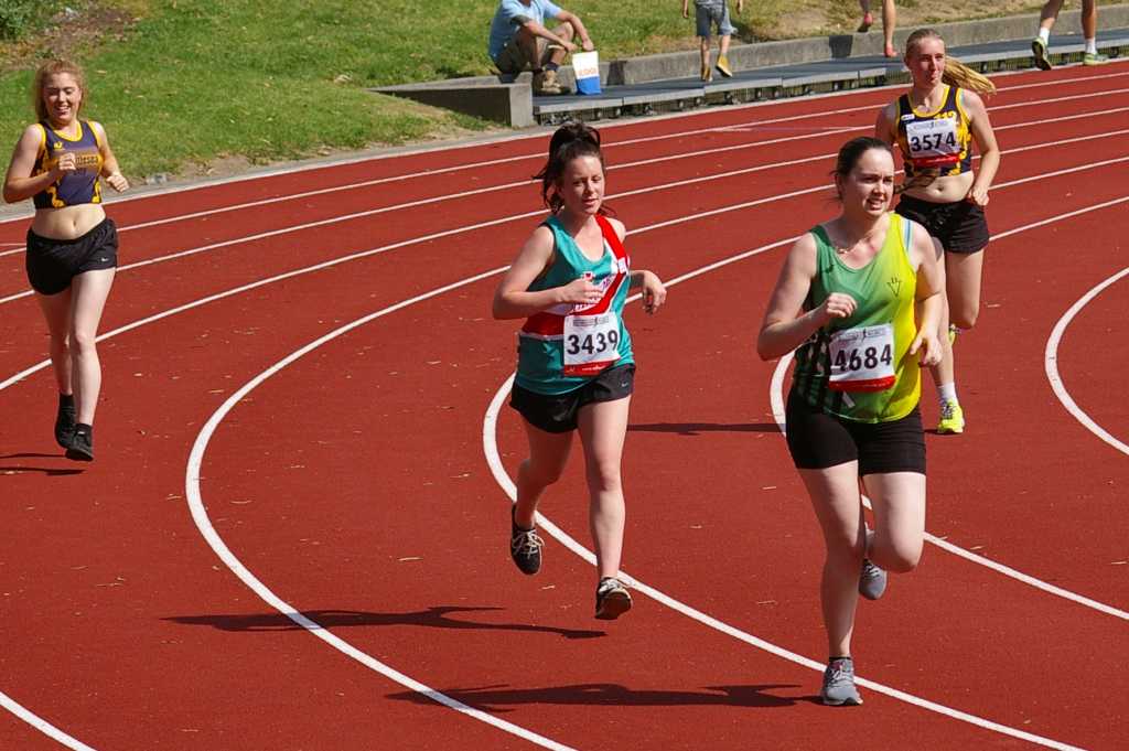 Simone running 800m