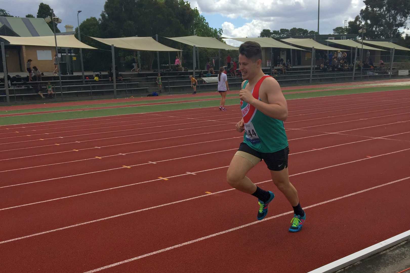 Phil sprinting towards the finish line (800m)